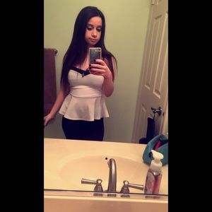 Meet your Posher, Danielle